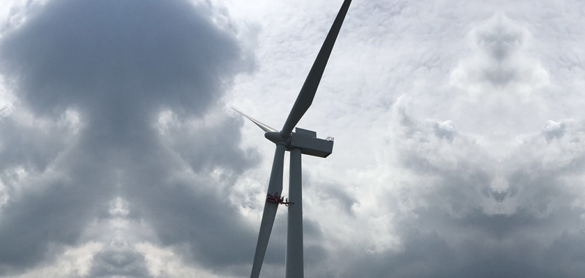 Rotos 360 has achieved record efficiency with a successful £3.5 million turnkey wind turbine blade repair contract.