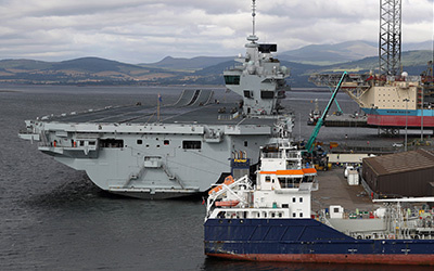 Refuelling of the HMS Queen Elizabeth