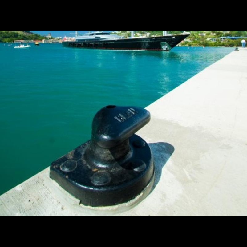 Tee Head bollard on quayside